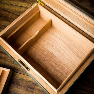 Cave à cigares en cuir matelassé et bois de cèdre équipée d'un hygromètre numérique et d'un humidificateur -