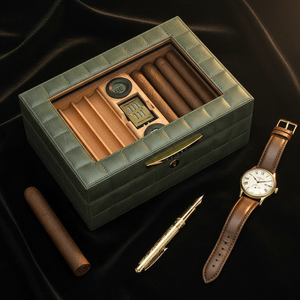 Cave à cigares en cuir matelassé et bois de cèdre équipée d'un hygromètre numérique et d'un humidificateur -