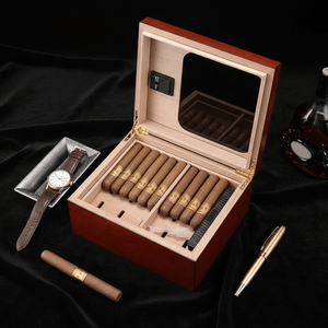 Cave à cigares en placage bois précieux équipée d'un hygromètre numérique et d'une vitrine panoramique -