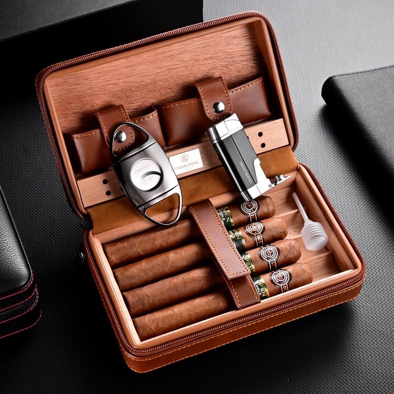 Cave de voyage en cuir gainé, équipée de son coupe - cigare et de son briquet tempête - 