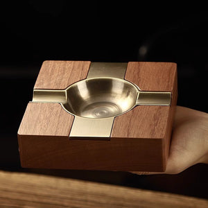 Cendrier de salon en cuivre et bois de cèdre laqué - 